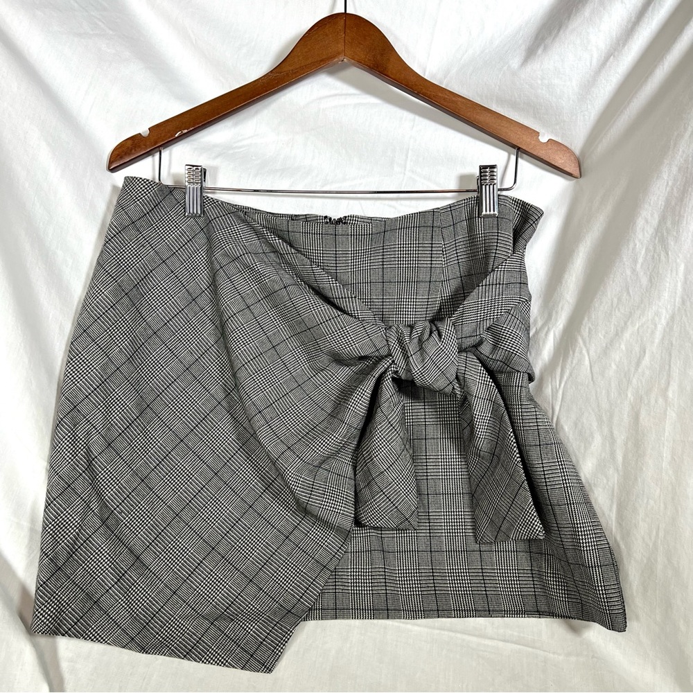 Forever 21 Black and white plaid mini skirt